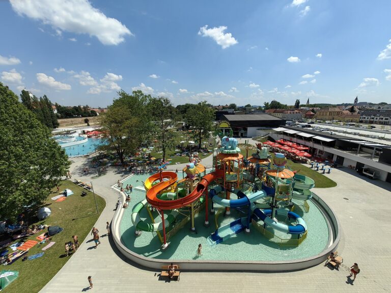 Vodný zábavný park RQ v Győri