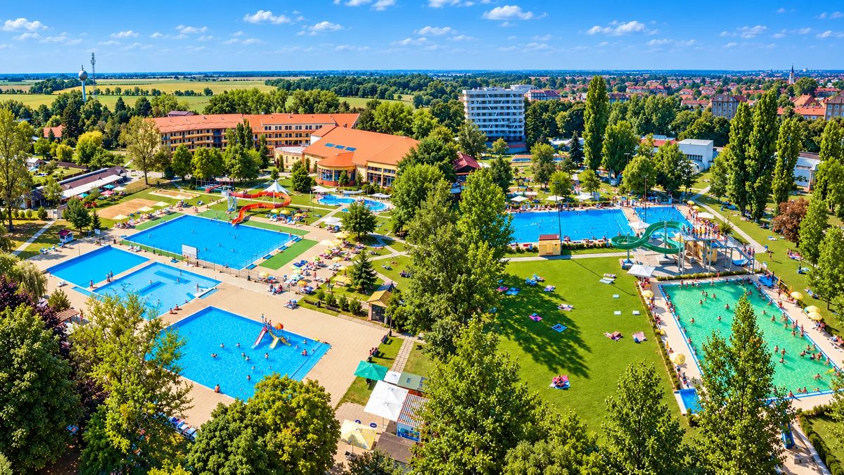 Patince alebo Komárno? Porovnanie termálnych kúpalísk mimo sezóny